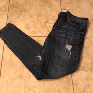Women’s Skinny Distressed Jeans